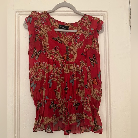 The Kooples Butterfly Floral Short Sleeve Red Blouse in Size Small. 100% silk - Picture 4 of 6